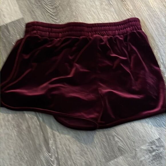 Mossimo burgundy velour shorts size XS - Picture 2 of 4